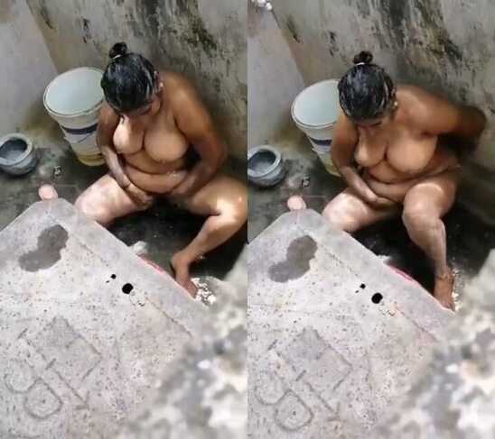 village-bbw-xnxx-bhabi-Bathing-Secretly-Recorded-mms.jpg